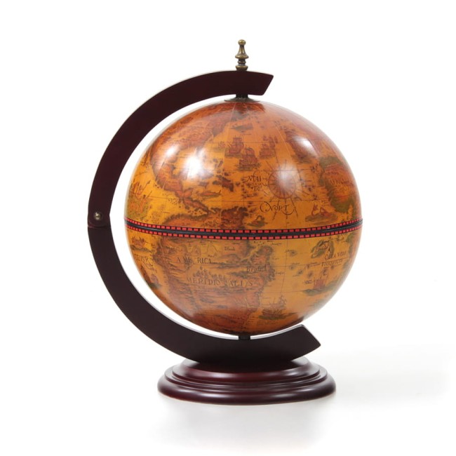 1 - Drewniany barek o kształcie globusa.jpg