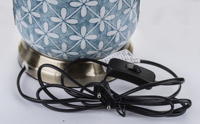 Stylowa biało-niebieska lampa ceramiczna 131244