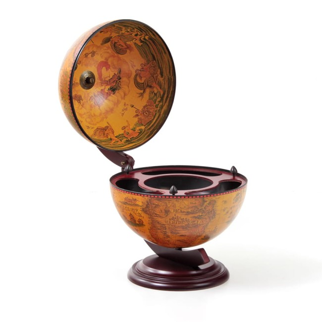 4 - Drewniany barek o kształcie globusa.jpg