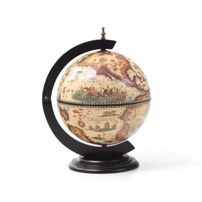 1 - Drewniany barek o kształcie globusa.jpg