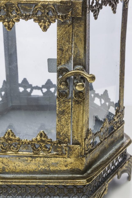Pięknie zdobiony, metalowy lampion 122966