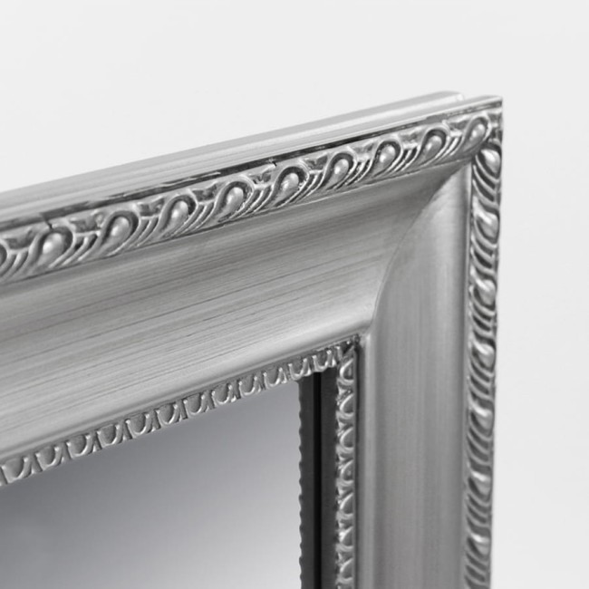 Stylowe lustro w kolorze srebrnym 102426