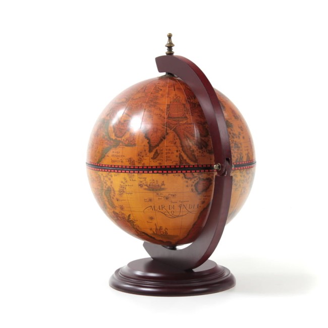 3 - Drewniany barek o kształcie globusa.jpg