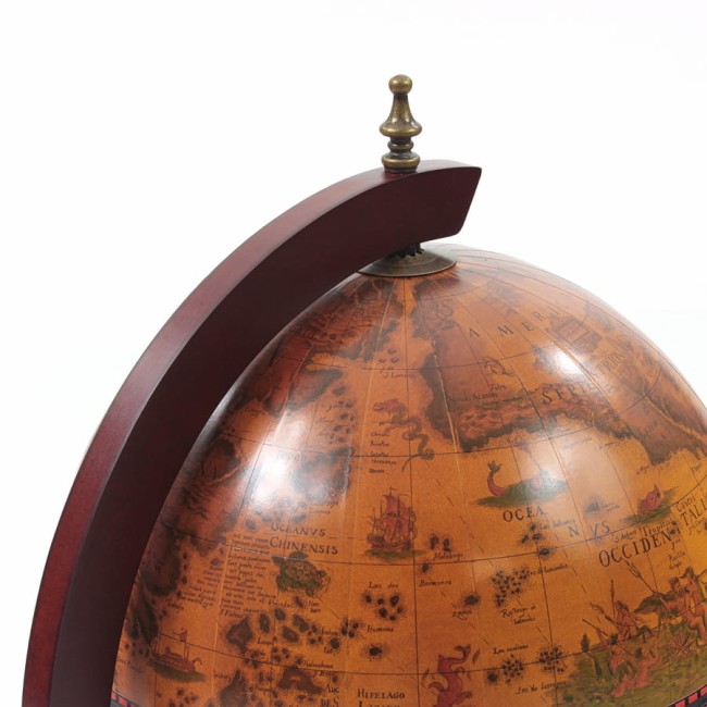8 - Drewniany barek o kształcie globusa.jpg