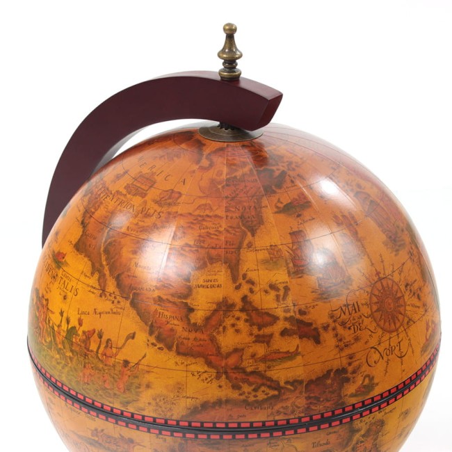 5 - Drewniany barek o kształcie globusa.jpg